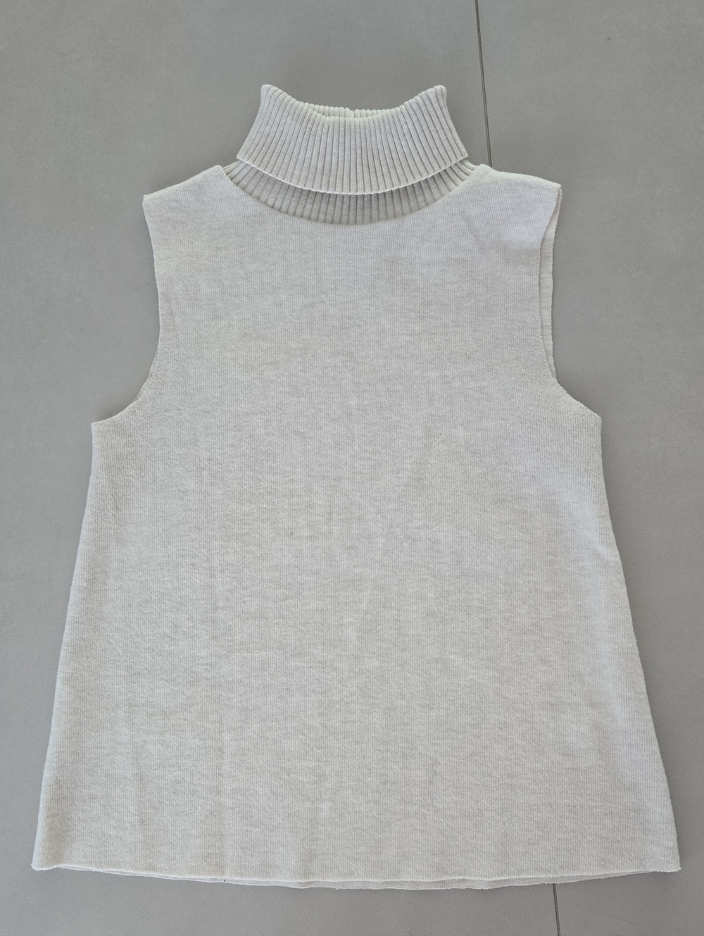 Zara Sleeveless Turtleneck Knit Tank In Cream Size S
